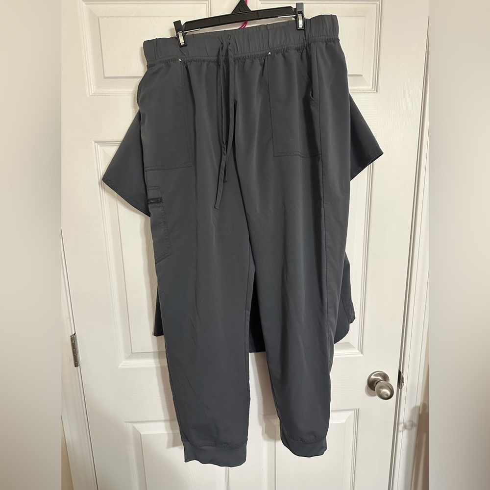 Grey Scrubstar Scrub Set - Picture 2 of 4